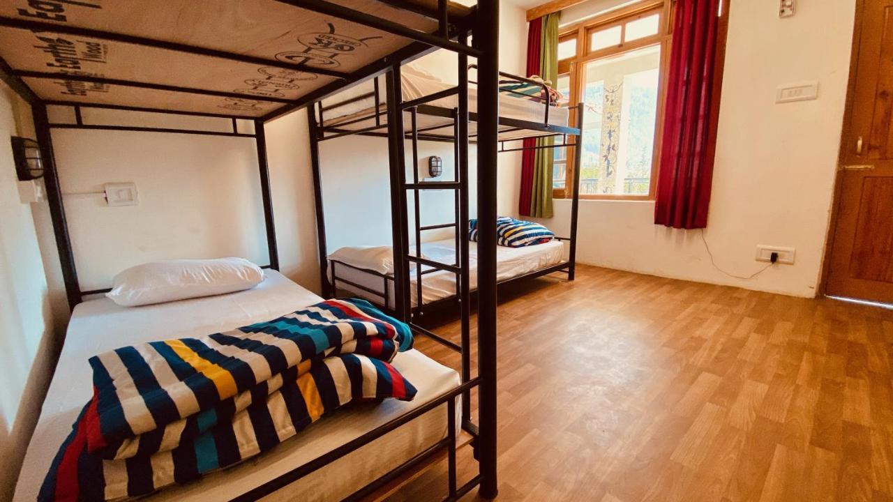 Madpackers Manali Hostel Bagian luar foto