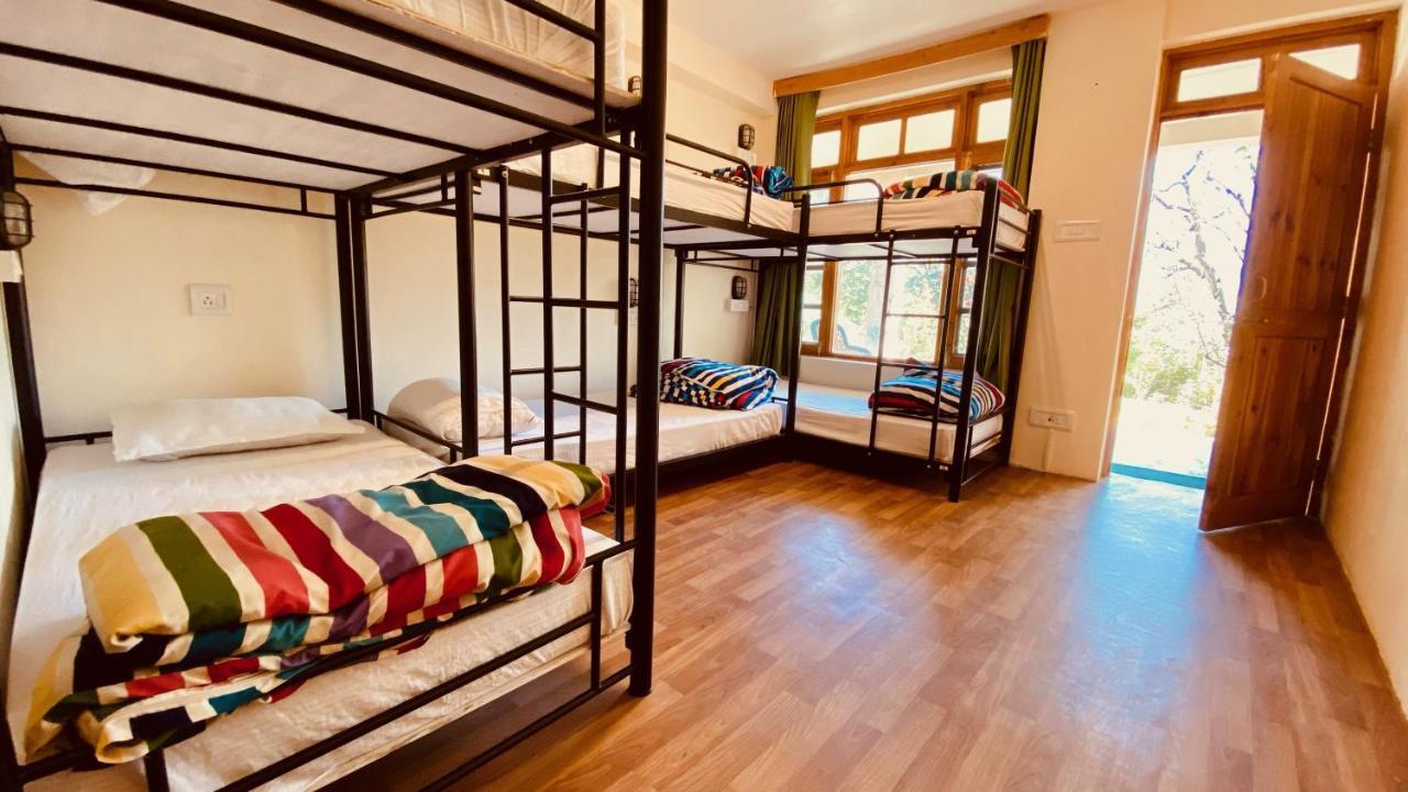Madpackers Manali Hostel Bagian luar foto
