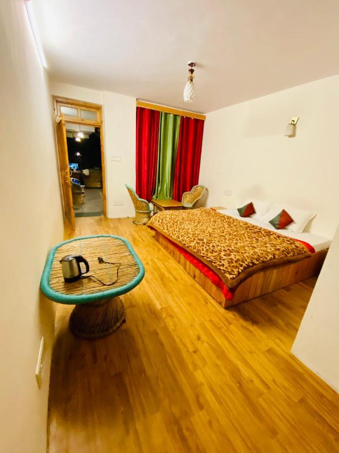 Madpackers Manali Hostel Bagian luar foto