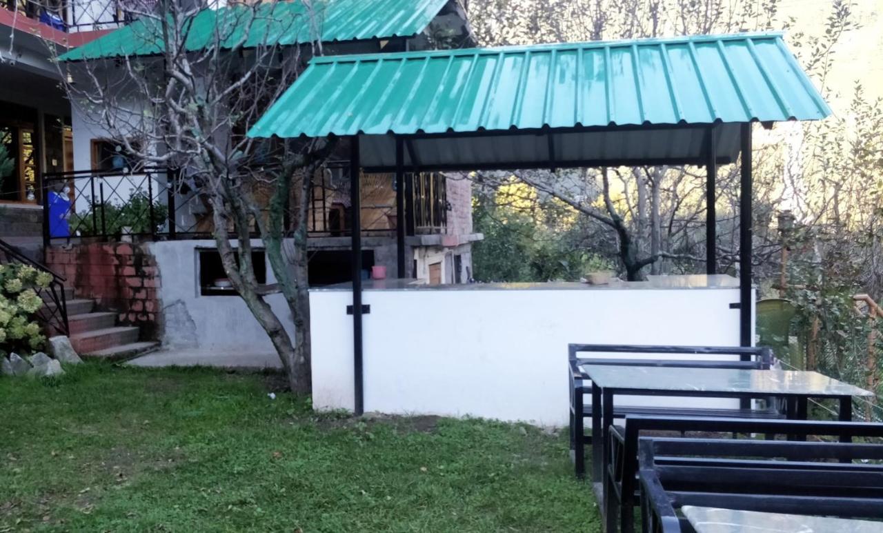 Madpackers Manali Hostel Bagian luar foto